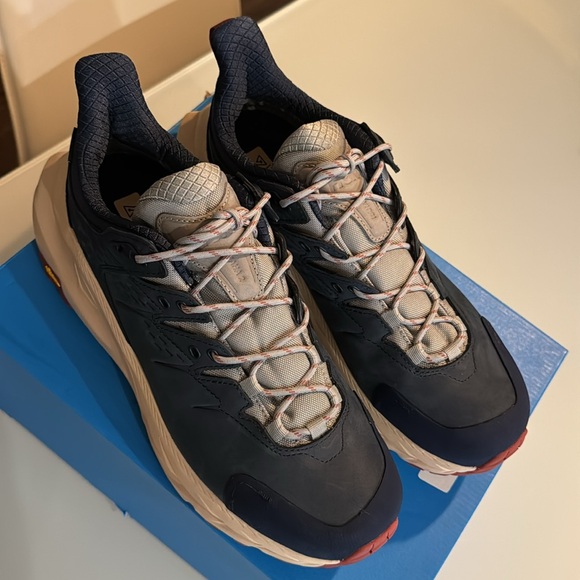 Hoka One One - Size M 10/L 11.5 - Picture 5 of 8